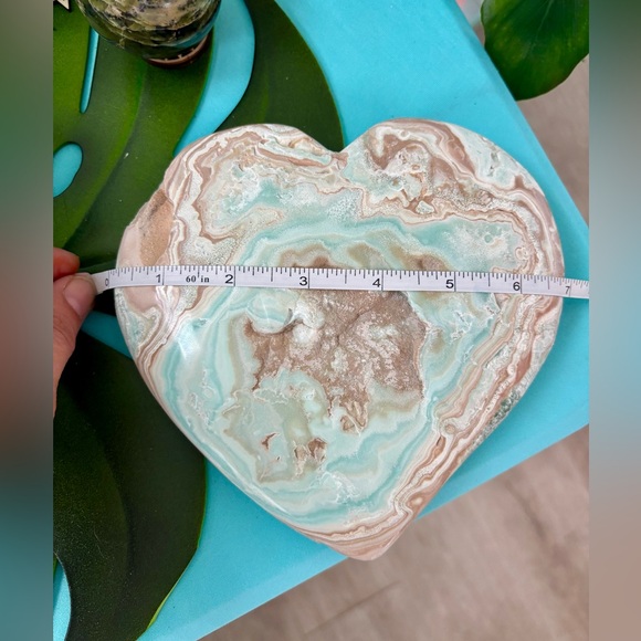 Blue Caribbean Calcite Heart - Picture 6 of 6